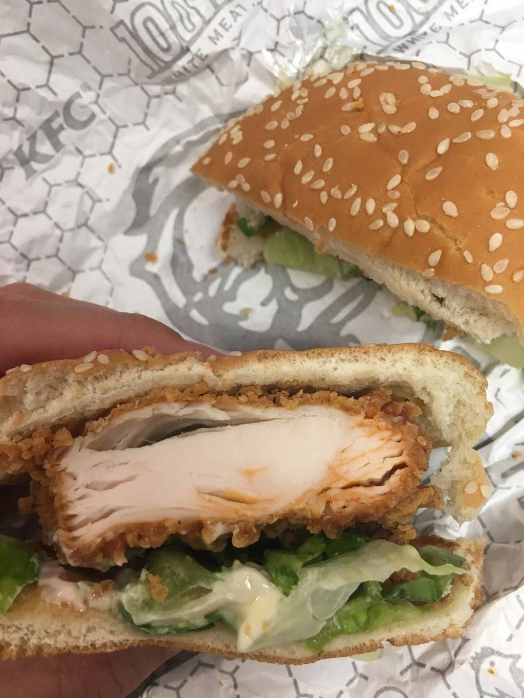 KFC | restaurant | 2901 E 3rd St, Bloomington, IN 47401, USA | 8123341095 OR +1 812-334-1095