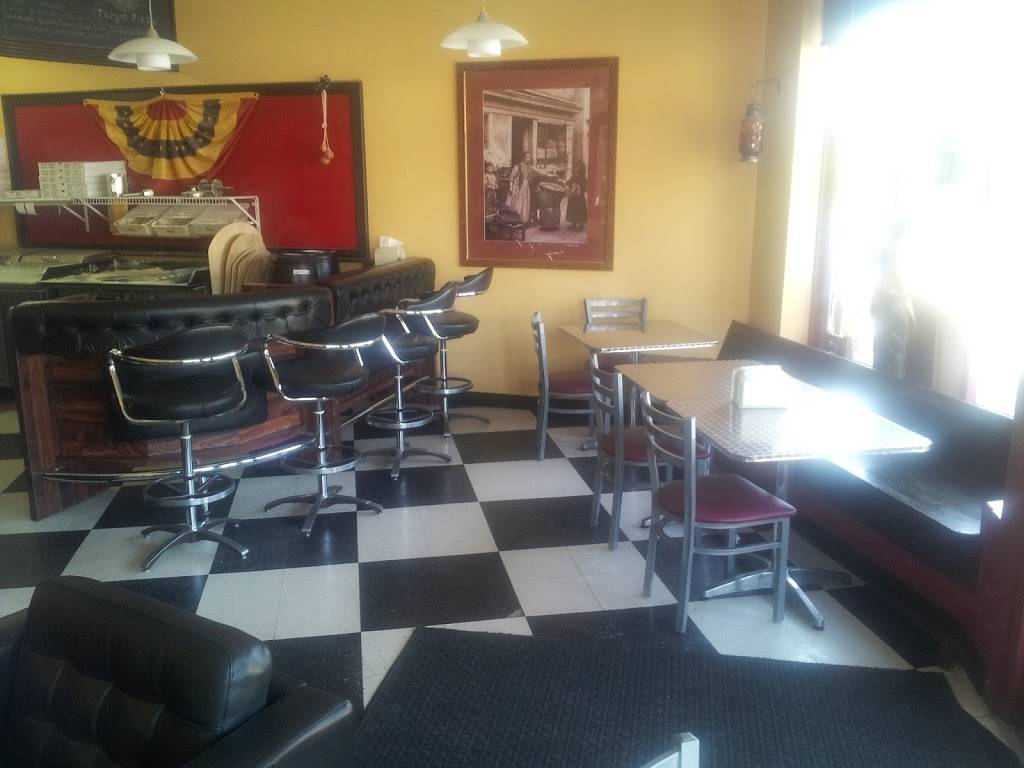 Target Pizza | restaurant | 5200 Washington St, Boston, MA 02132, USA | 6173234400 OR +1 617-323-4400