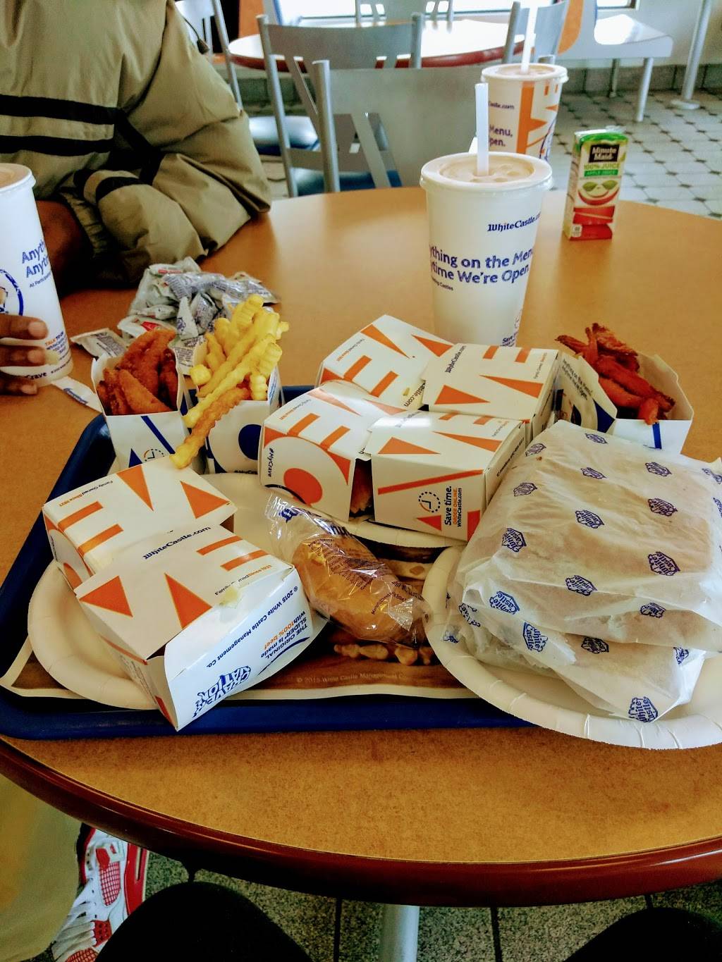 White Castle | restaurant | 10099 E Washington St, Indianapolis, IN 46229, USA | 3178971247 OR +1 317-897-1247