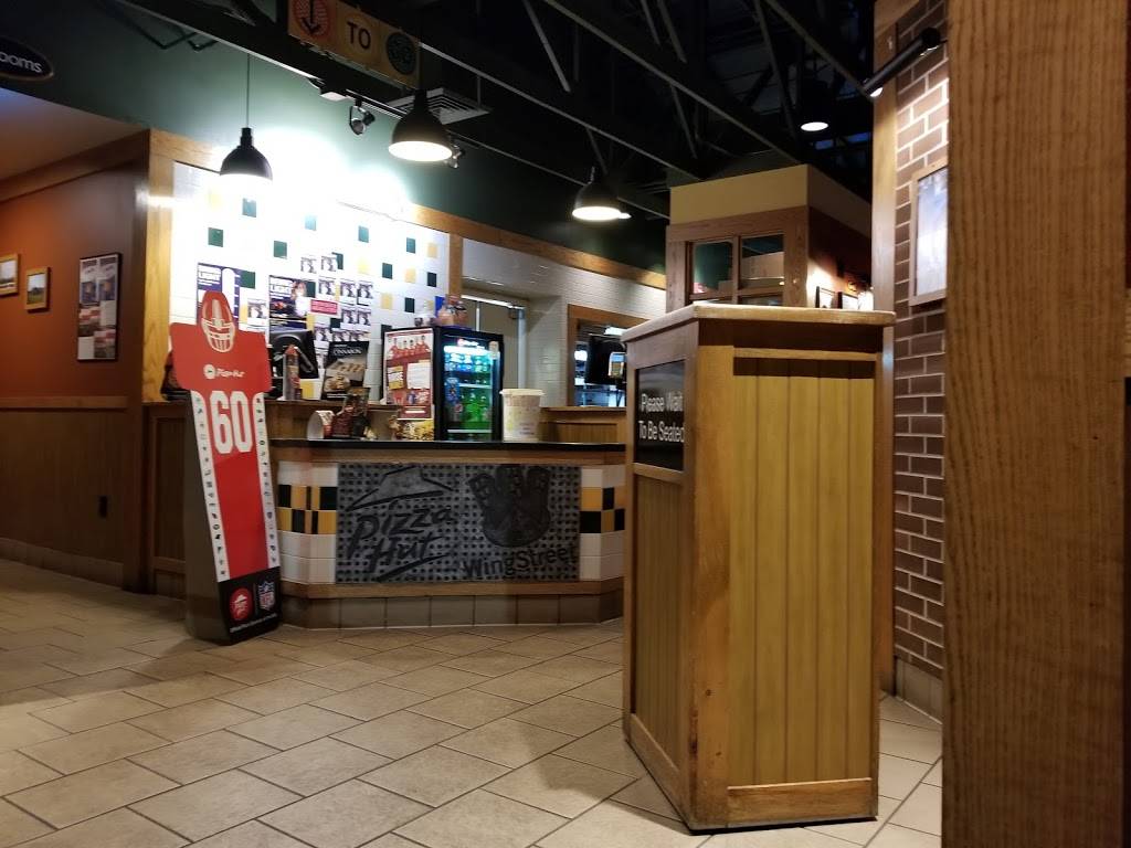 Pizza Hut | restaurant | 101 N Londonderry Square, Palmyra, PA 17078, USA | 7178322200 OR +1 717-832-2200