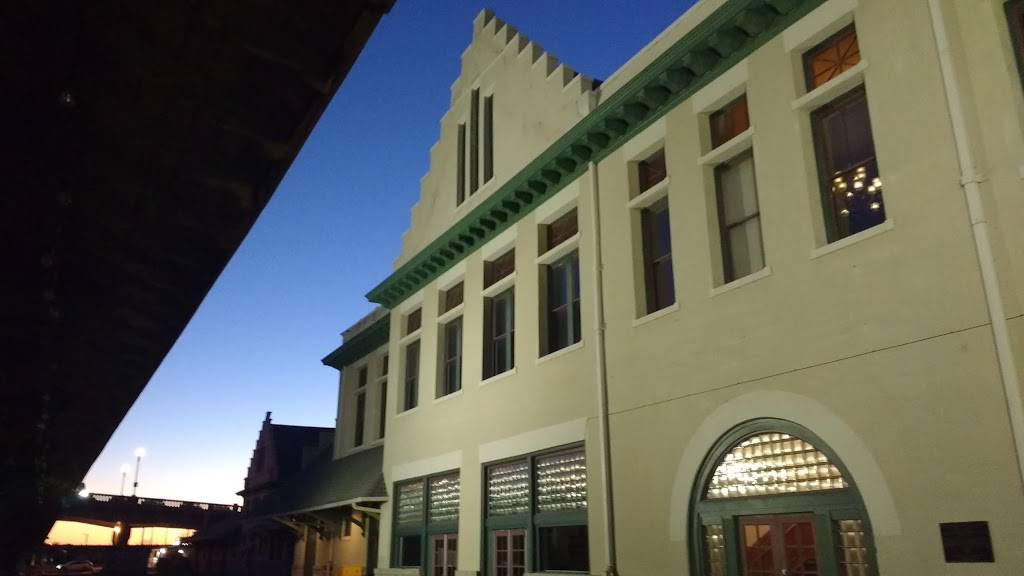 Blue Slip Bistro | restaurant | 300 W Depot Ave, Knoxville, TN 37917, USA | 8652497806 OR +1 865-249-7806