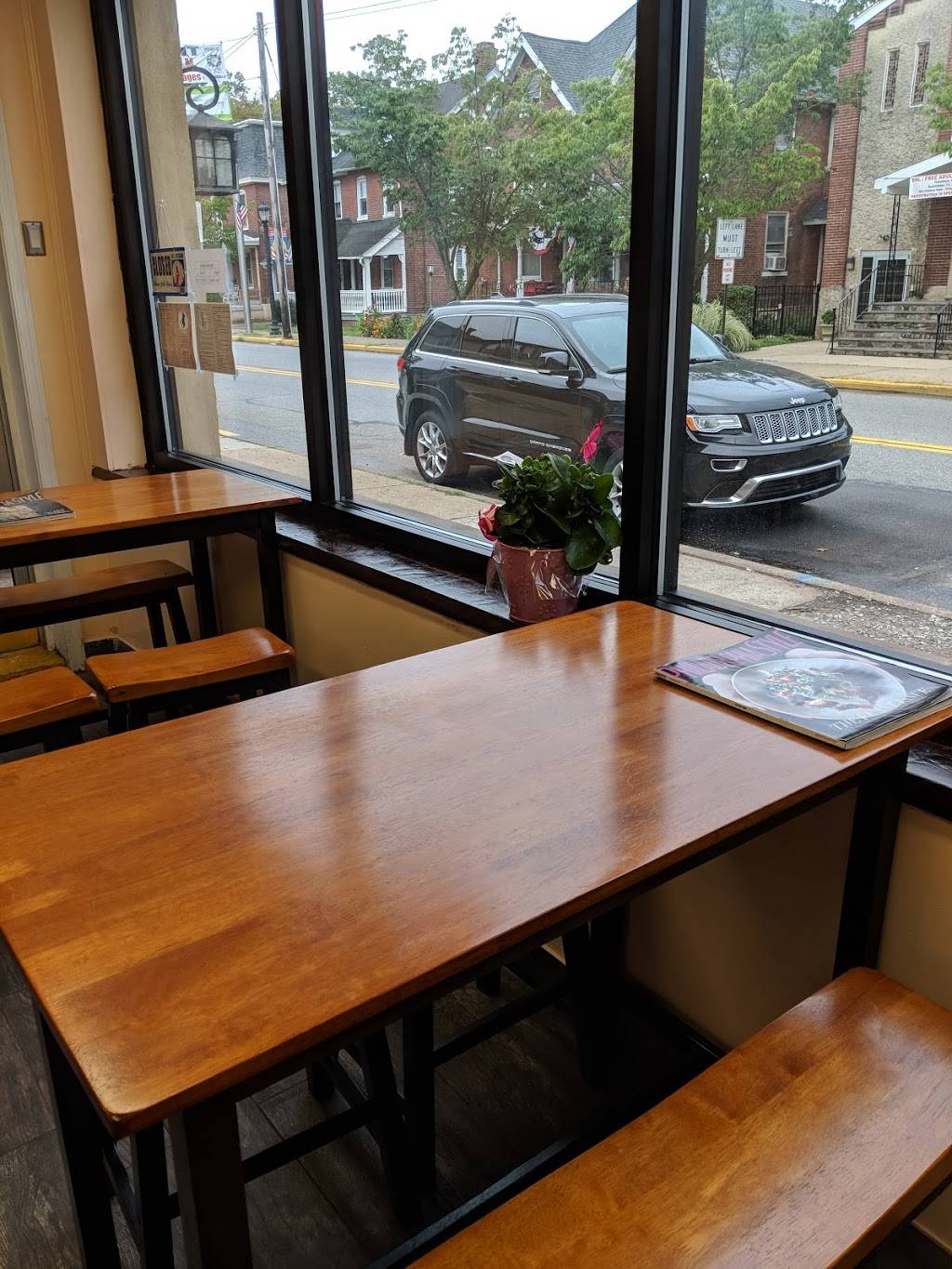 MAMA Thai | restaurant | 217 E Main St, Lansdale, PA 19446, USA | 2153684500 OR +1 215-368-4500