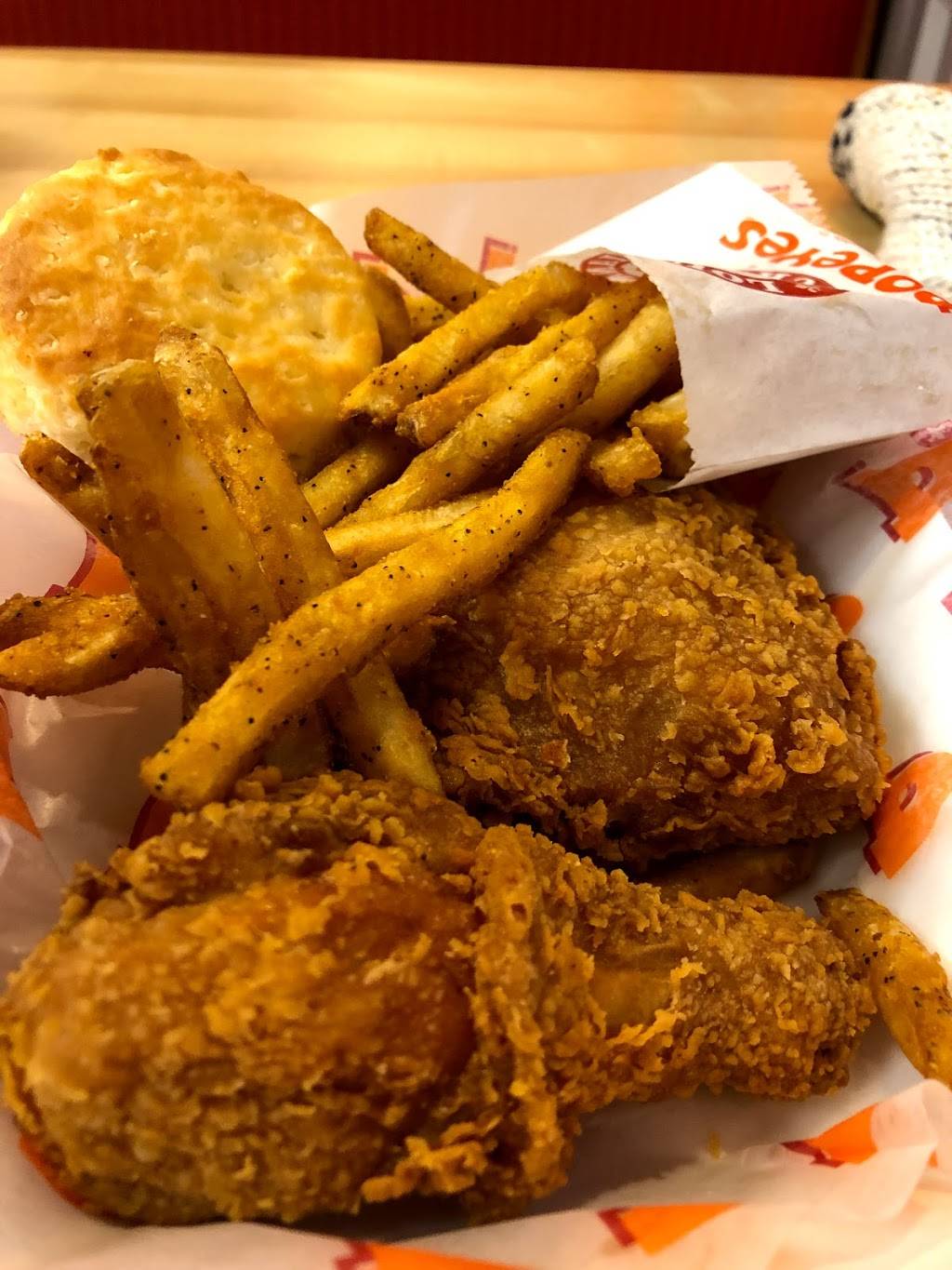 Popeyes | restaurant | 865 York Mills Rd #11, North York, ON M3B 1Y8, Canada | 4169011550 OR +1 416-901-1550