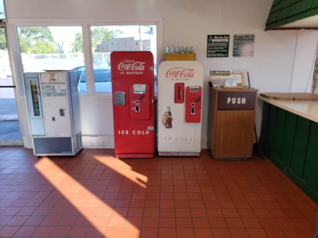 White Fence Farm Carry Out | restaurant | 5005 Fairview Ave, Downers Grove, IL 60515, USA | 6309645505 OR +1 630-964-5505