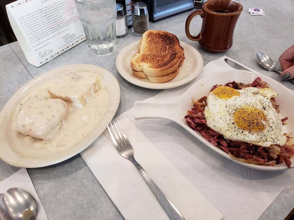 Tommys 4th Street Bar & Grill | restaurant | 350 SW 4th St, Corvallis, OR 97333, USA | 5417547622 OR +1 541-754-7622