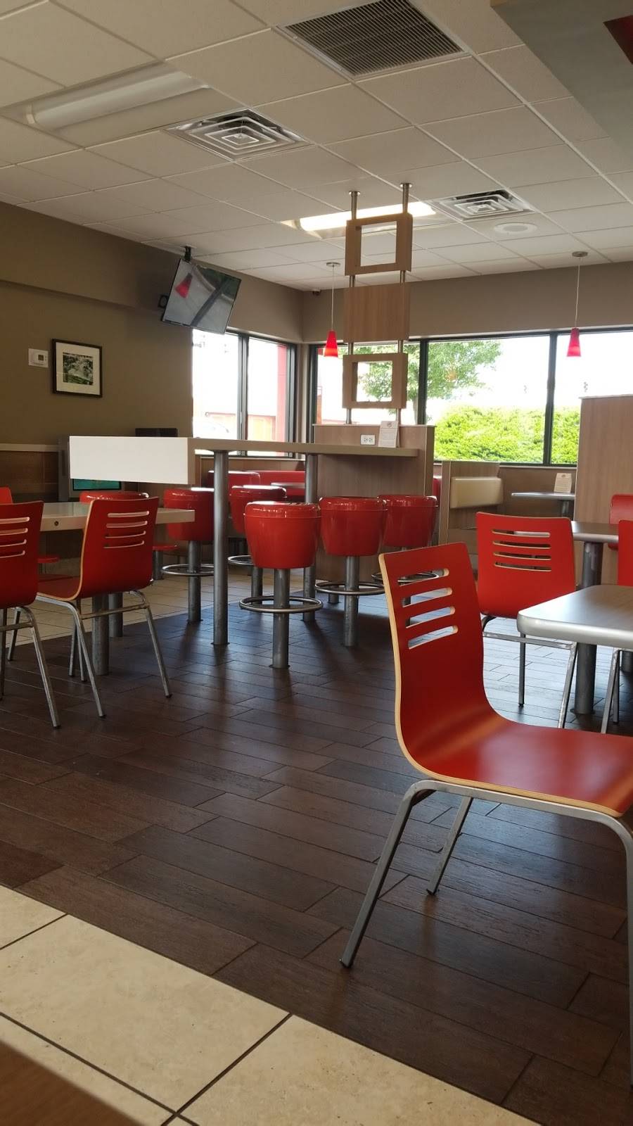 Burger King | restaurant | 8531 Fort Smallwood Rd, Pasadena, MD 21122, USA | 4102557325 OR +1 410-255-7325