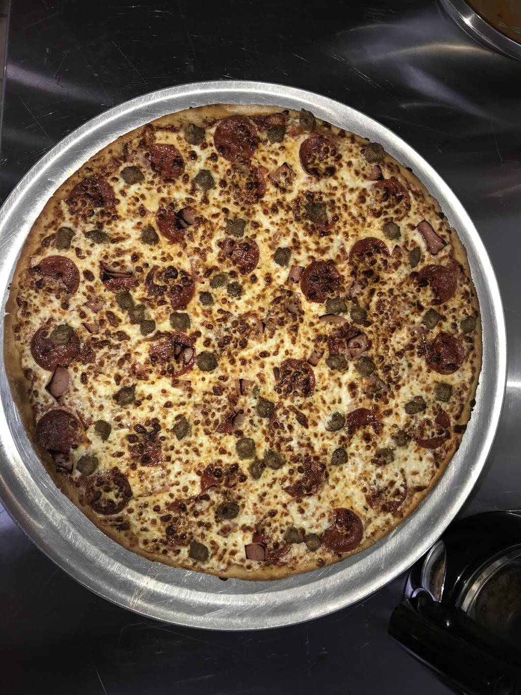 Pizza louis | restaurant | 2909 Belt Line Rd, Garland, TX 75044, USA | 4698637075 OR +1 469-863-7075