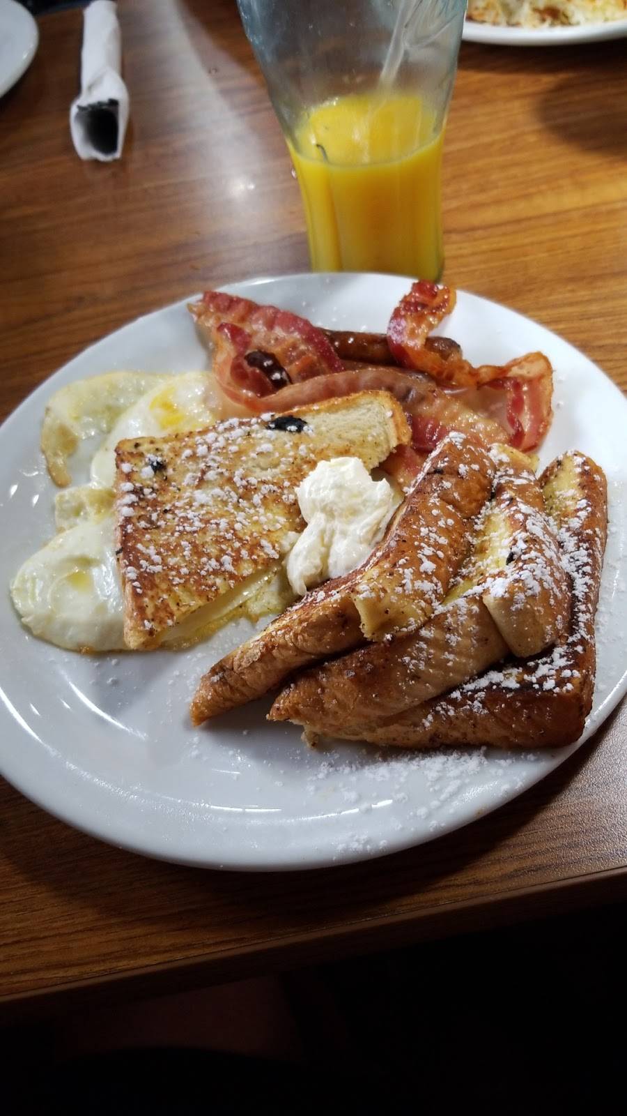 Dennys | restaurant | 1830 State Rd 44, New Smyrna Beach, FL 32168, USA | 3864275384 OR +1 386-427-5384