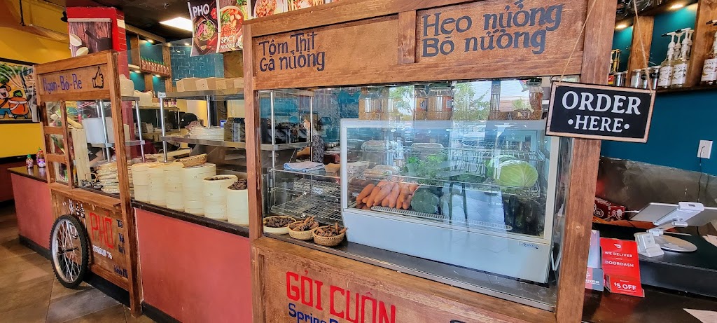 Hello Vietnam Pho & Roll - Tempe | restaurant | 555 N Scottsdale Rd, Tempe, AZ 85281, USA | 4805904048 OR +1 480-590-4048