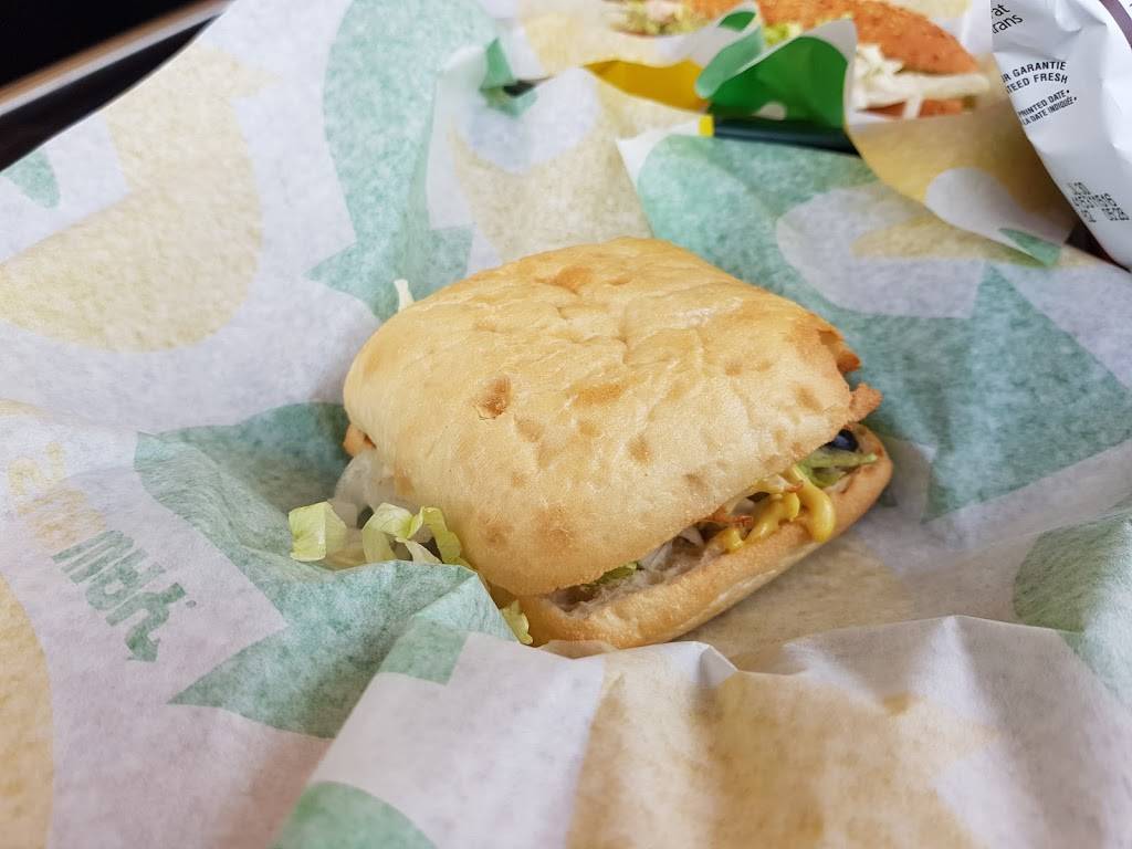 Restaurant SUBWAY | restaurant | 324 Rue Aubry, Halte 20, 55, Sainte-Eulalie, QC G0Z 1E0, Canada | 8192254445 OR +1 819-225-4445