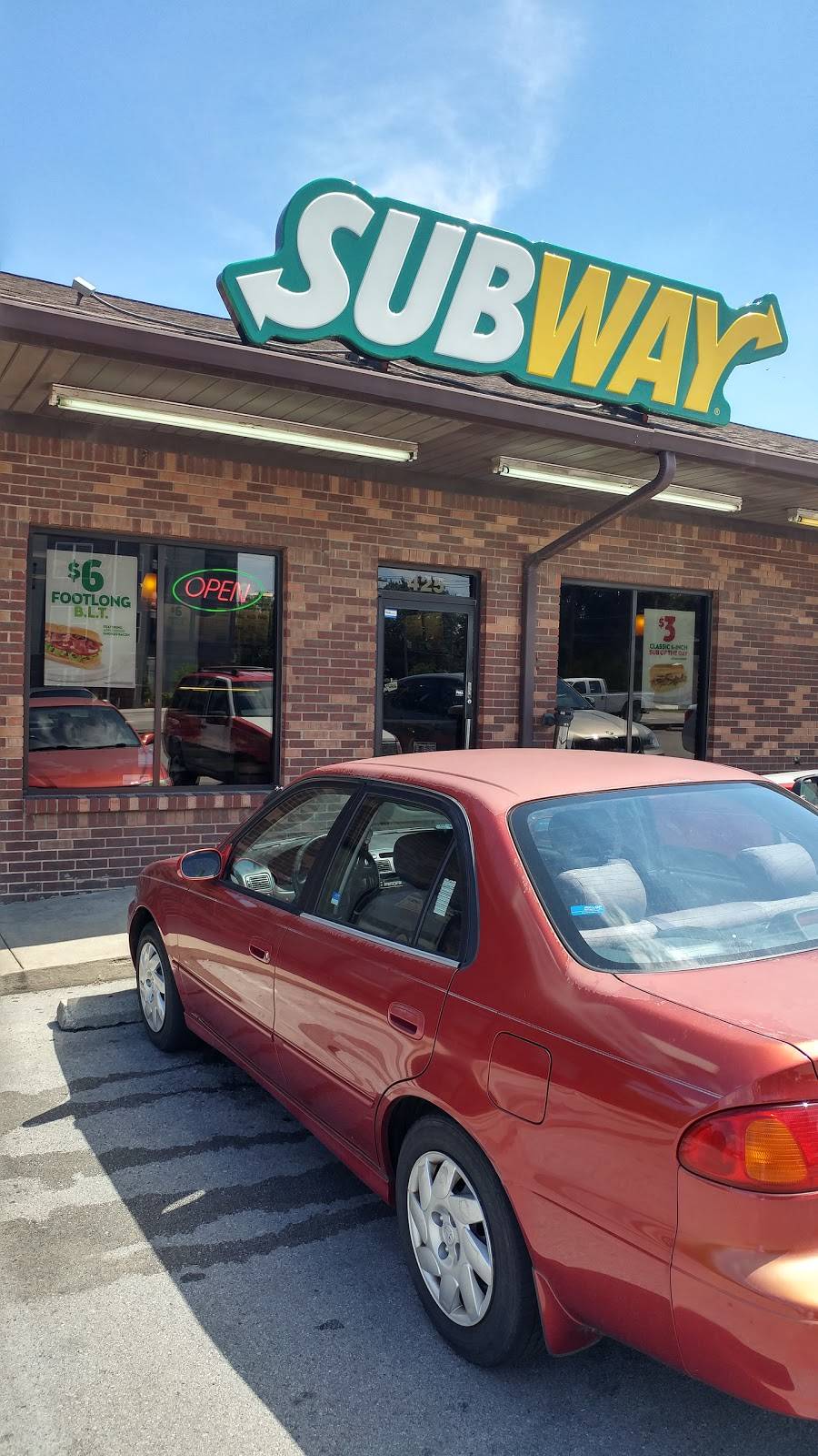 Subway | restaurant | 425 Warnock St, Louisville, KY 40217, USA | 5026364321 OR +1 502-636-4321