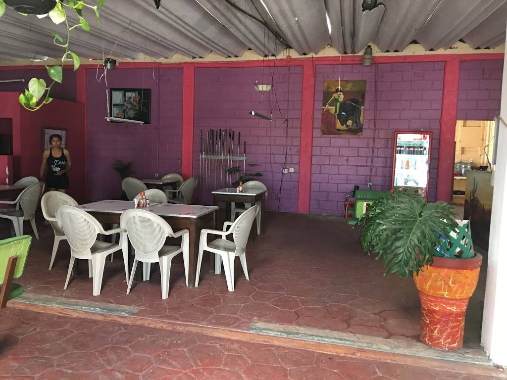 Antojitos Mexicanos Mariscos Y Carnes | restaurant | Echeverria, 22703 Rosarito, B.C., Mexico | 016616121753 OR +52 661 612 1753