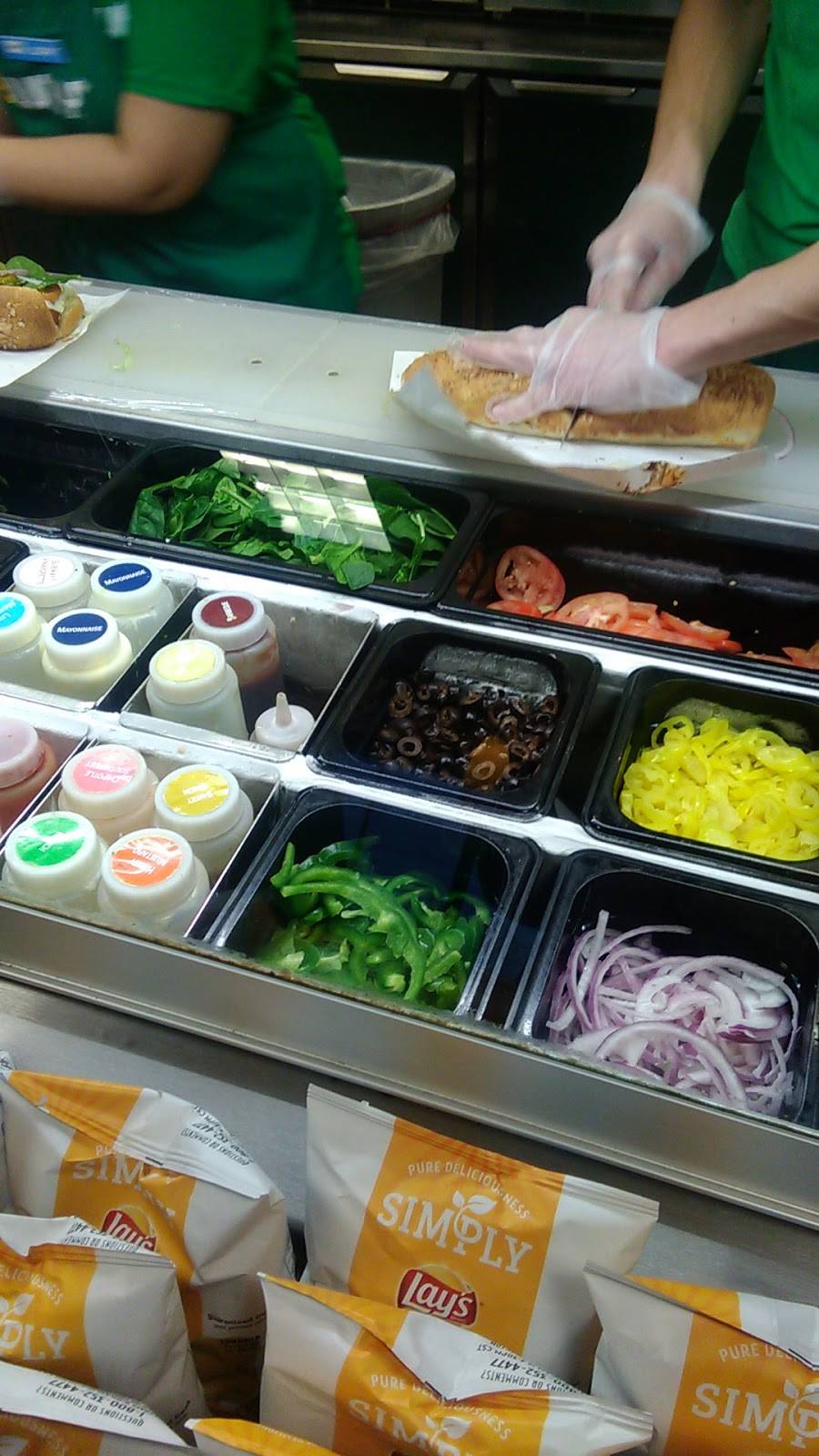 Subway Restaurants | restaurant | 1237 Ansborough Ave, Waterloo, IA 50701, USA | 3192337806 OR +1 319-233-7806