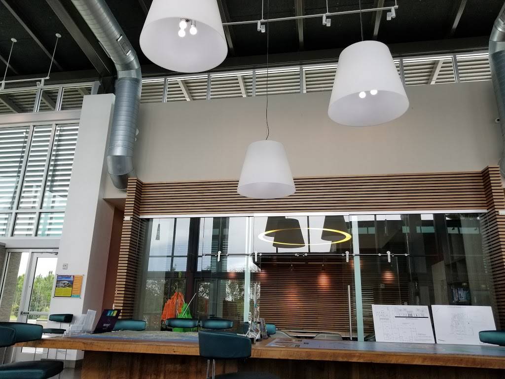 The Landing Club & Café | restaurant | 7012 Sail View Ln, Apollo Beach, FL 33572, USA | 8136772022 OR +1 813-677-2022