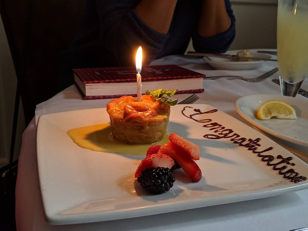 Ruths Chris Steak House | restaurant | 45 School St, Boston, MA 02108, USA | 6177428401 OR +1 617-742-8401