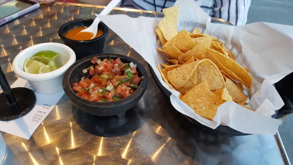 El Sombrero | restaurant | 245 Center St, Healdsburg, CA 95448, USA | 7074333818 OR +1 707-433-3818