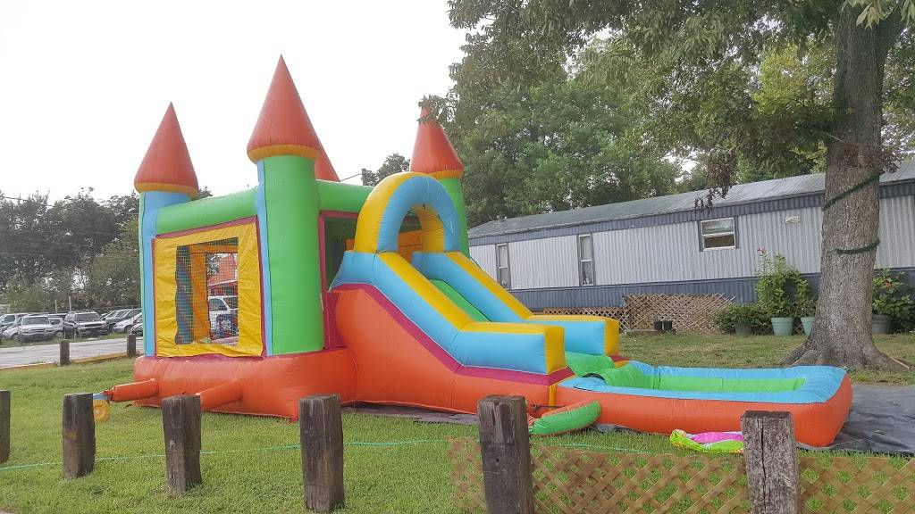 La Sabrosita Abarrotes & Tqr | restaurant | 9135 Airline Dr, Houston, TX 77037, USA | 2814058911 OR +1 281-405-8911