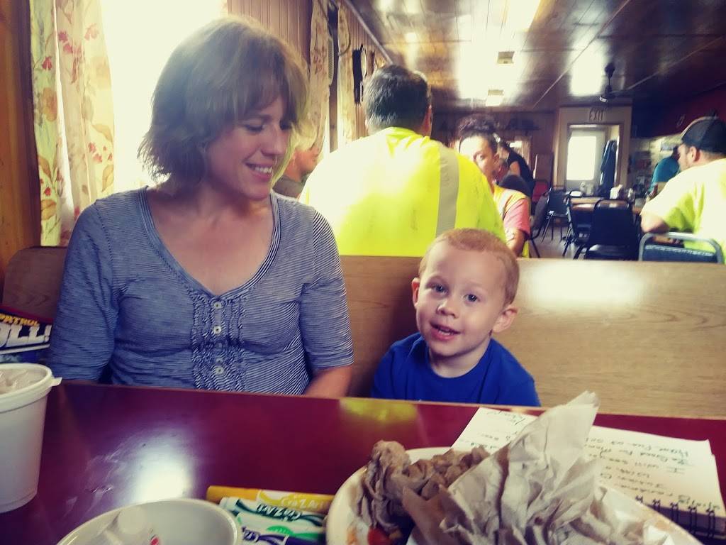 Beaver Den Diner | restaurant | 1946 Academy Rd, West Edmeston, NY 13485, USA | 3158998206 OR +1 315-899-8206