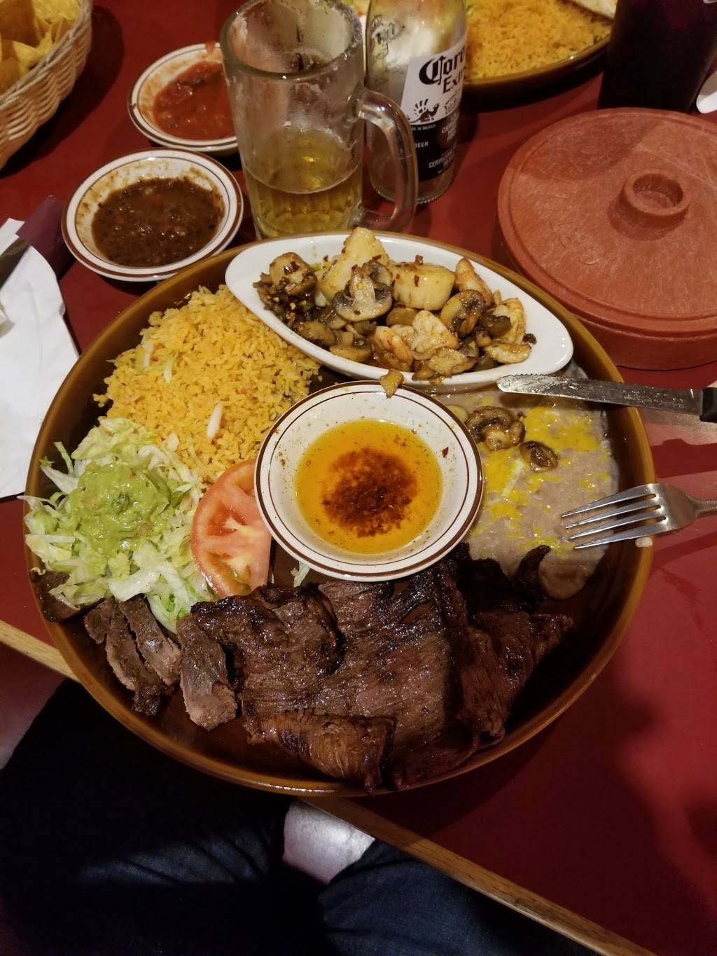 Pueblo Viejo | restaurant | 3841 E 14th St, Des Moines, IA 50313, USA | 5152651720 OR +1 515-265-1720