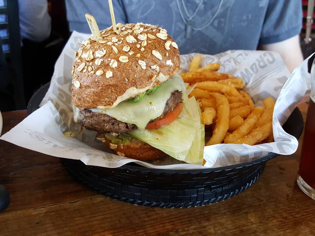 Rock & Brews | restaurant | 5351 Nebraska Furniture Mart Dr, The Colony, TX 75056, USA | 9725841670 OR +1 972-584-1670