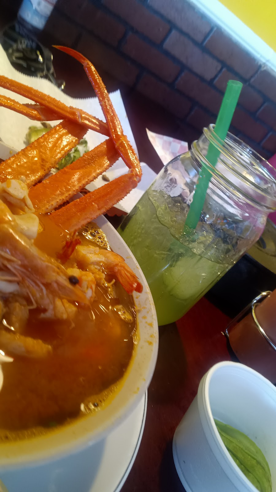 Mama’s Seafood Kitchen | restaurant | 906 E Palmdale Blvd, Palmdale, CA 93550, USA | 6619928233 OR +1 661-992-8233