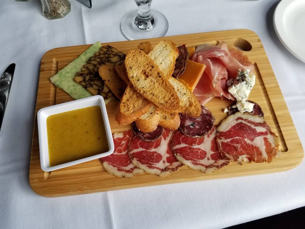 Club Soda | restaurant | 235 E Superior St, Fort Wayne, IN 46802, USA | 2604263442 OR +1 260-426-3442