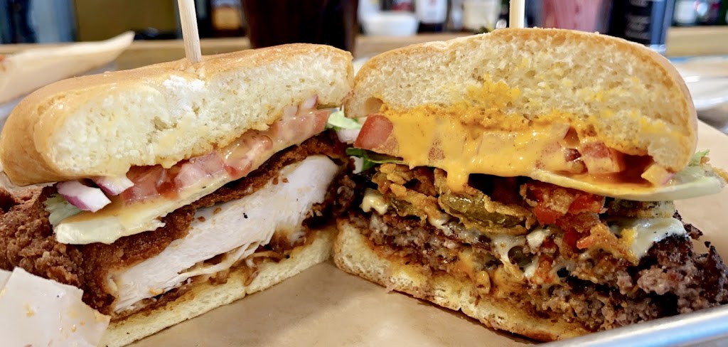 Hook and Eagle Tavern | restaurant | 2300 Clubhouse Dr, Rockledge, FL 32955, USA | 3216393487 OR +1 321-639-3487