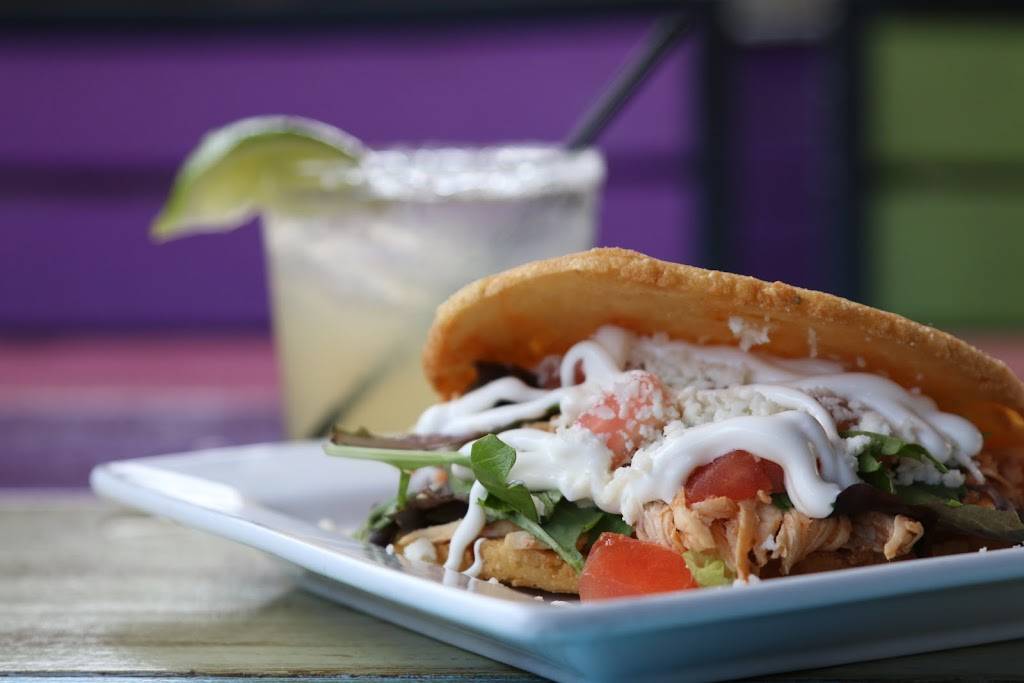 Cantina Louie | restaurant | 10 Palm Harbor Village Way W, Palm Coast, FL 32137, USA | 3865854112 OR +1 386-585-4112