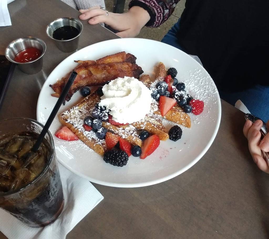 Bourbons | restaurant | 440 W Main St, Brighton, MI 48116, USA | 8107753197 OR +1 810-775-3197