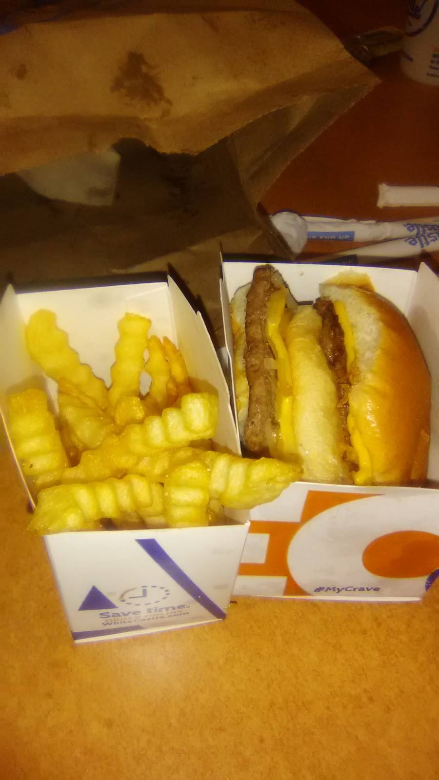 White Castle | restaurant | 840 W North Ave, Melrose Park, IL 60160, USA | 7083435486 OR +1 708-343-5486