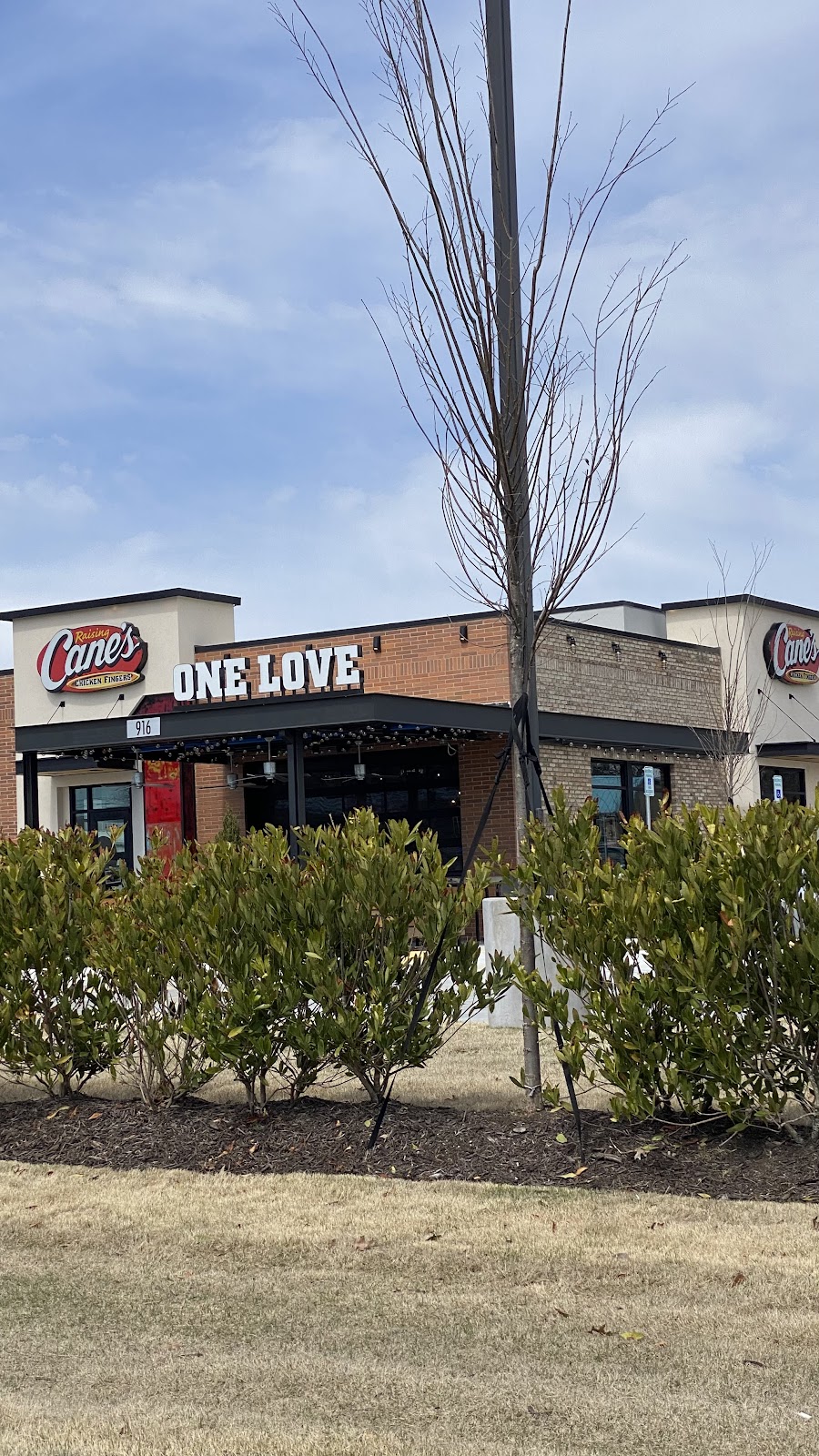 Raising Canes Chicken Fingers | restaurant | 916 E Oak St, Conway, AR 72032, USA | 5015042214 OR +1 501-504-2214