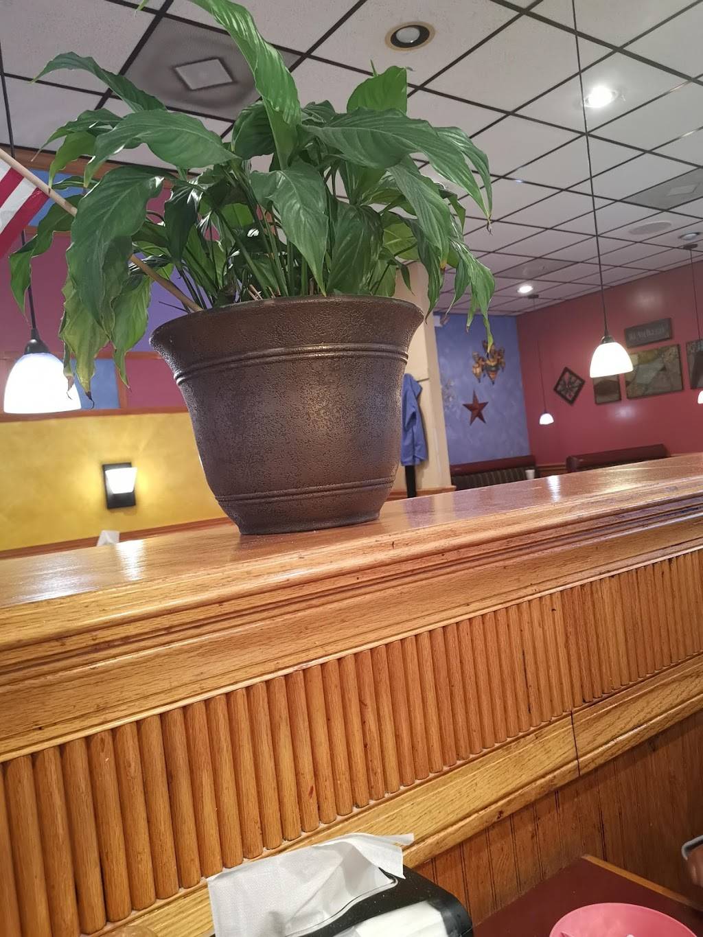 Parkway House Family Restaurant | restaurant | 5821 E W.T. Harris Blvd, Charlotte, NC 28215, USA | 7045631323 OR +1 704-563-1323