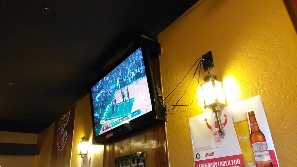 Me-n-Eds Pizzeria | restaurant | 1583 E El Monte Way, Dinuba, CA 93618, USA | 5595916986 OR +1 559-591-6986