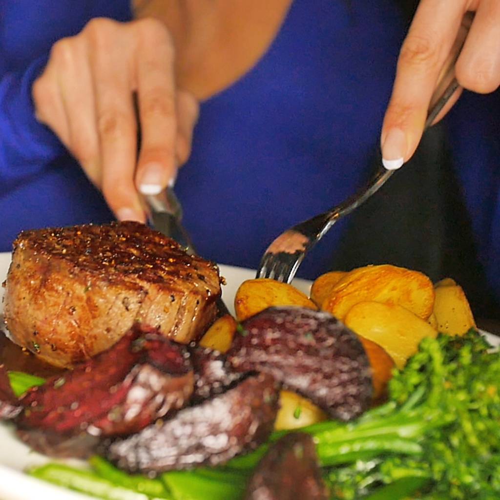 Moxies Grill & Bar | night club | 55 Reading Ct, Etobicoke, ON M9W 7K7, Canada | 4167986788 OR +1 416-798-6788