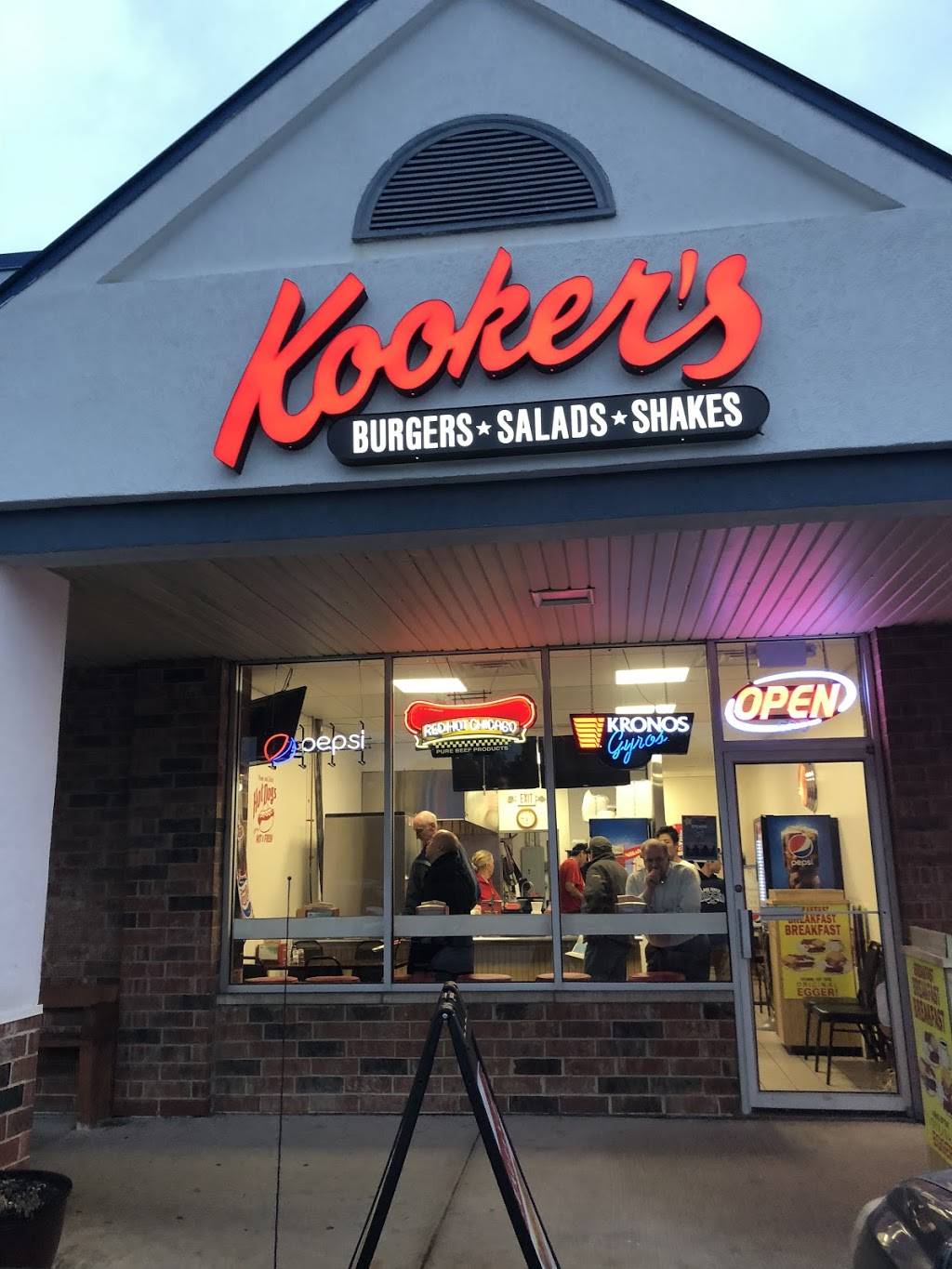 Kookers | restaurant | 620 E IL-22, Lake Zurich, IL 60047, USA | 8473823309 OR +1 847-382-3309