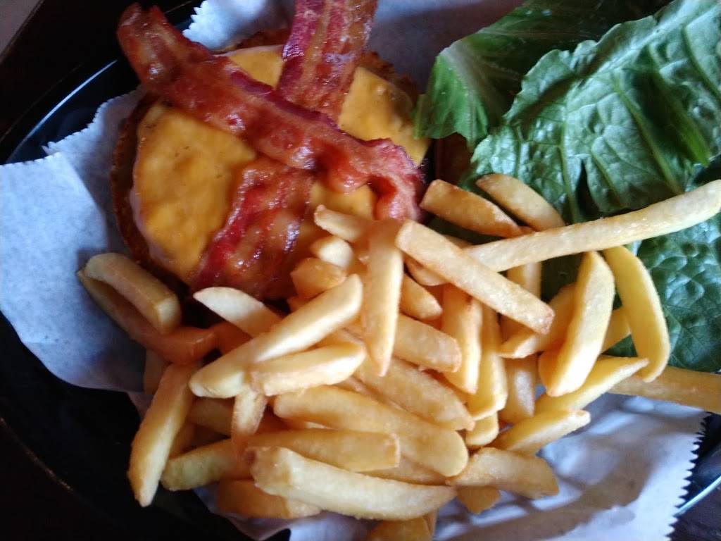 Jackpots Grill & Bar | restaurant | 1999 Starkey Rd, Largo, FL 33771, USA | 7274599106 OR +1 727-459-9106