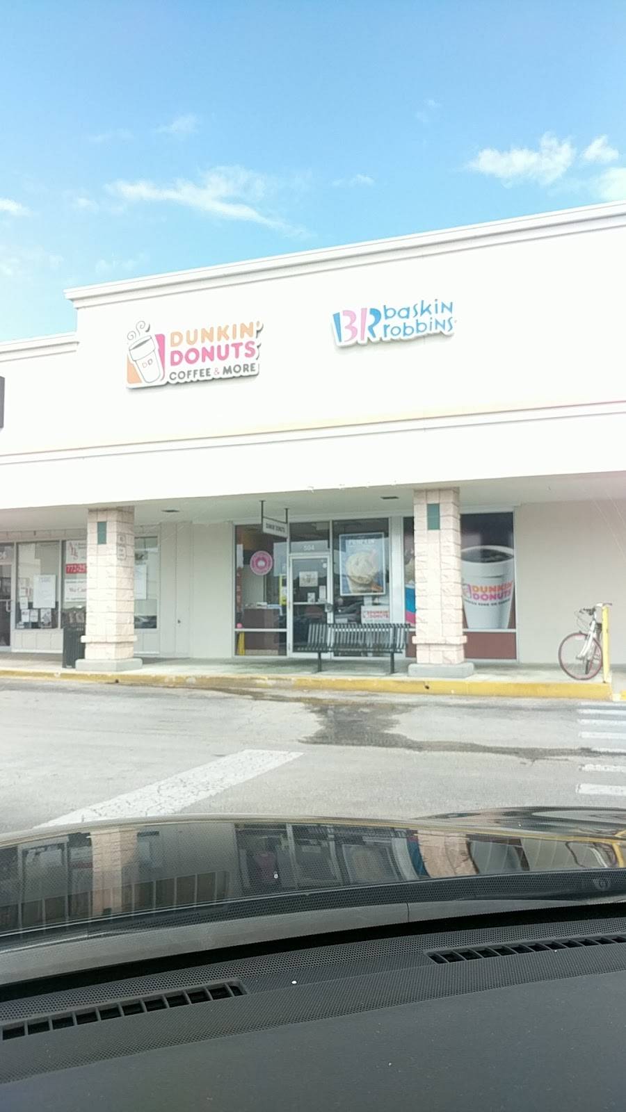 Dunkin | bakery | 504 21st St, Vero Beach, FL 32960, USA | 7727780717 OR +1 772-778-0717