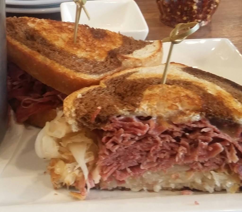 Gratiot Grill | restaurant | 3121 Gratiot Ave, Detroit, MI 48207, USA | 3139218670 OR +1 313-921-8670