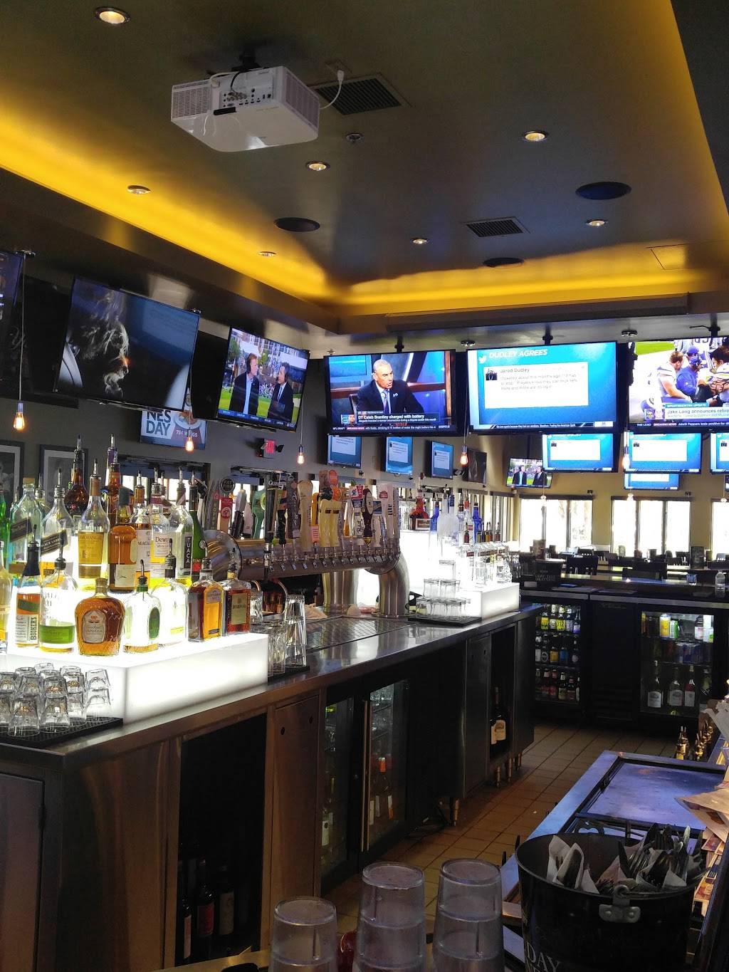 Hickory Tavern | restaurant | 44 Shelter Cove Ln, Hilton Head Island, SC 29928, USA | 8438020010 OR +1 843-802-0010