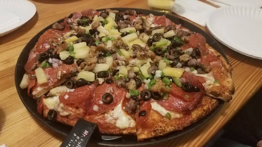 Gearhart Bowl & Fultanos Pizza | restaurant | 3518 Highway 101 North, Gearhart, OR 97138, USA | 5037385333 OR +1 503-738-5333