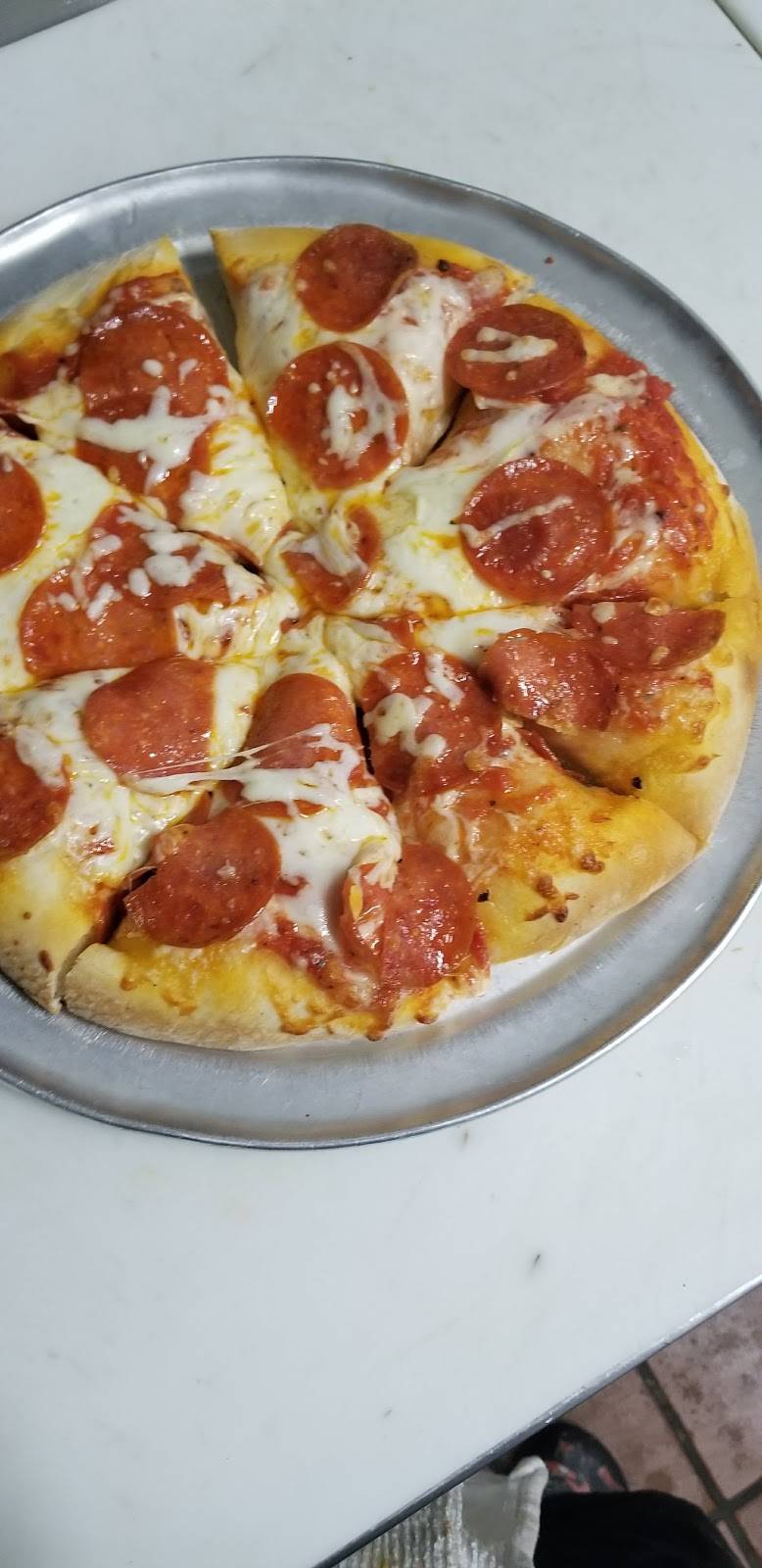 Two Guys Pasta and Pizza | restaurant | 2566 E Highland Ave, Highland, CA 92346, USA | 9098627700 OR +1 909-862-7700