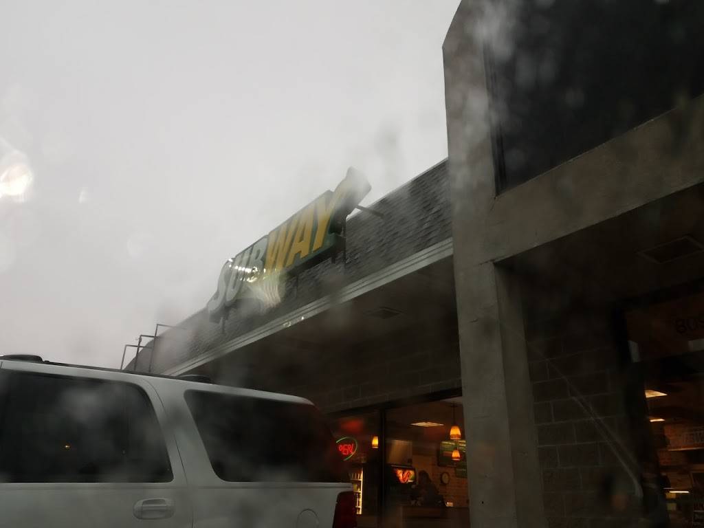 Subway Restaurants | restaurant | 809 N Dixie Hwy, Momence, IL 60954, USA | 8154722900 OR +1 815-472-2900