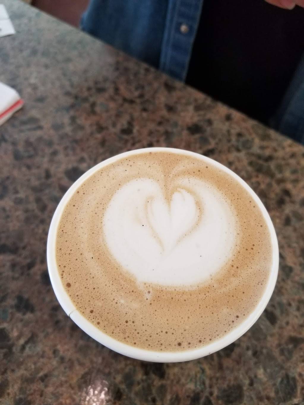 Central Perk and Dessert | cafe | 14 S 14th St, Fort Dodge, IA 50501, USA | 5155737375 OR +1 515-573-7375