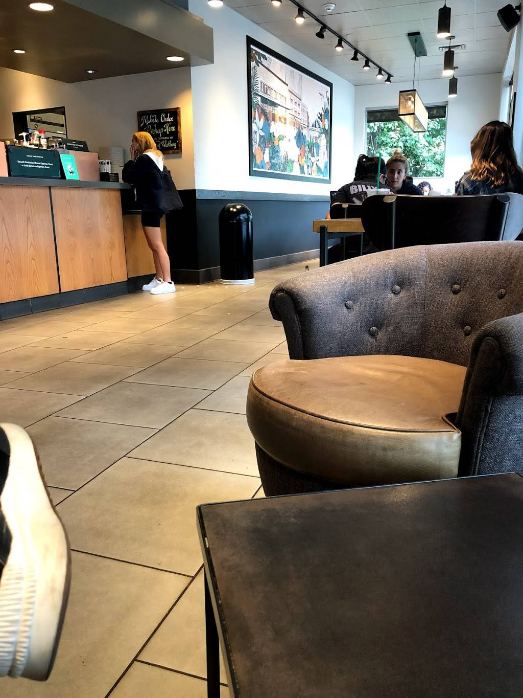 Starbucks | cafe | 379 Glen Cove Rd, Westbury, NY 11590, USA | 5168777222 OR +1 516-877-7222