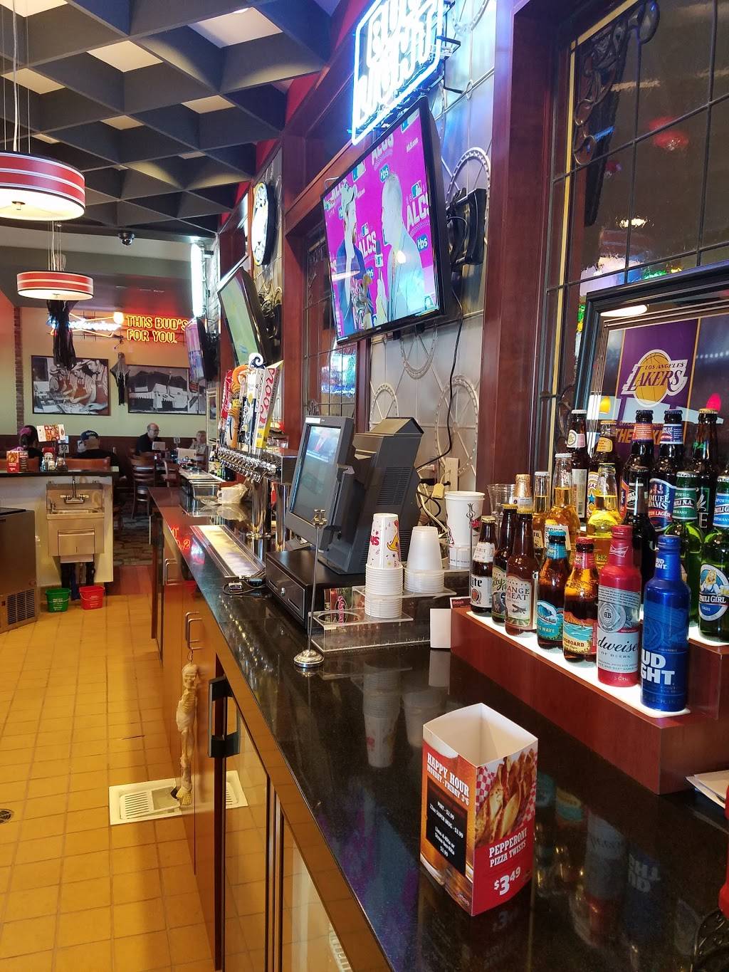 Shakeys Pizza Parlor | restaurant | 14120 Bear Valley Rd #103, Victorville, CA 92392, USA | 7609520010 OR +1 760-952-0010