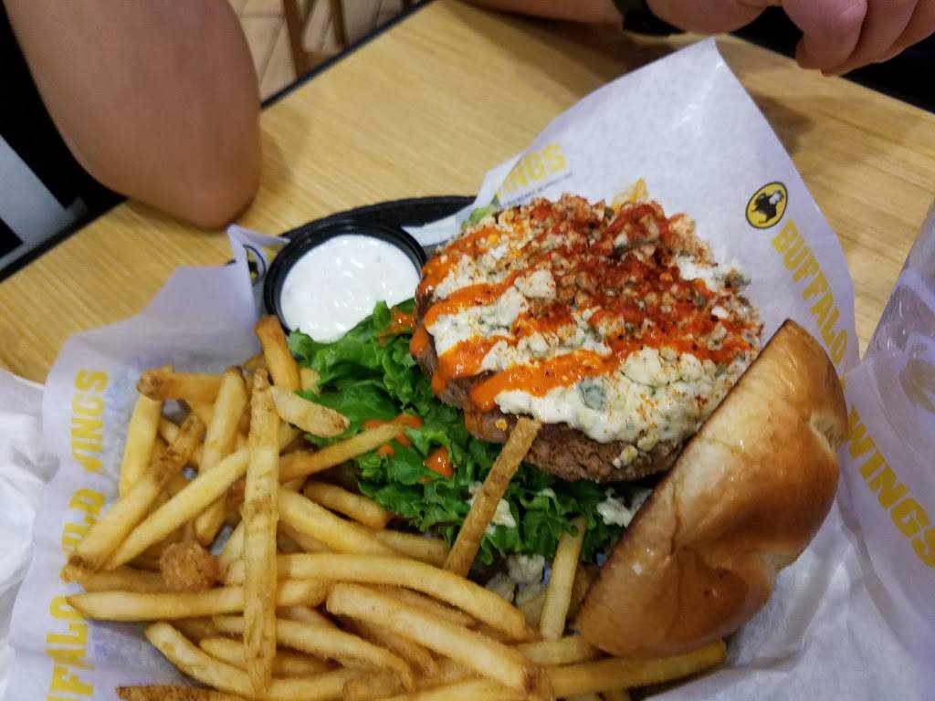 Buffalo Wild Wings | restaurant | 12411 Limonite Ave Suite 650, Eastvale, CA 91752, USA | 9513606086 OR +1 951-360-6086