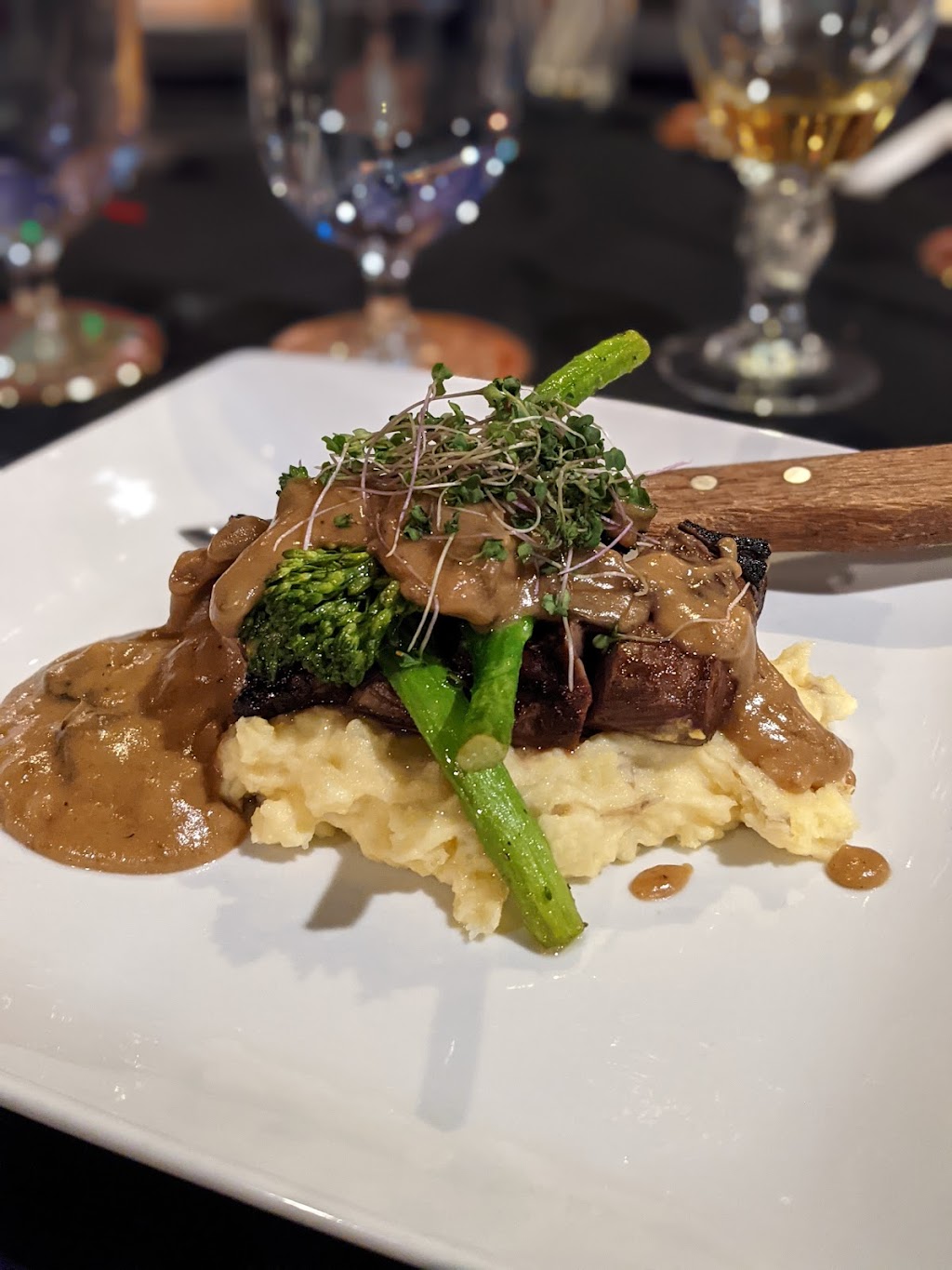 Mikuna Grill | restaurant | 48 N Angel Fire Rd, Angel Fire, NM 87710, USA | 5753777009 OR +1 575-377-7009