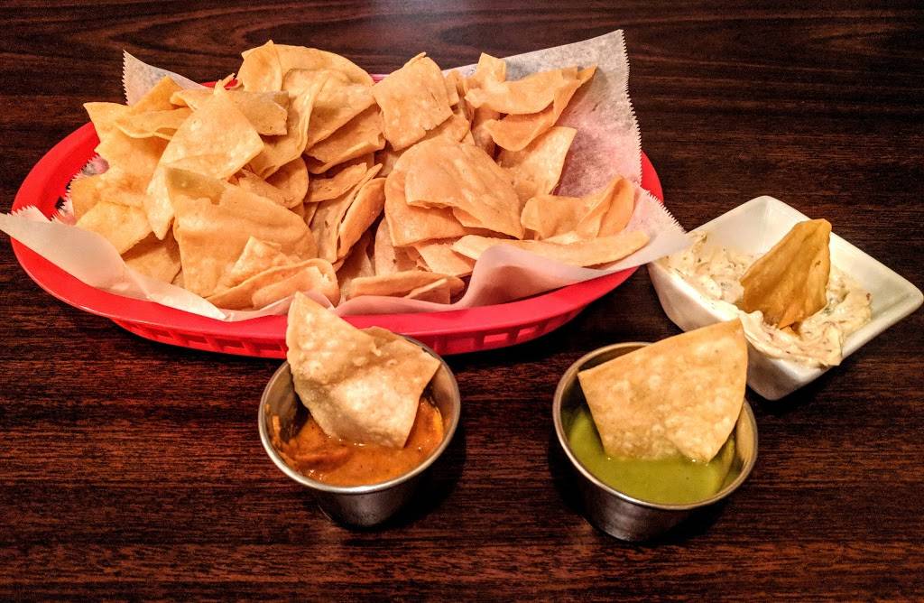 Buenas Salsas Restaurant | restaurant | 9132 W 31st St, Brookfield, IL 60513, USA | 7088546030 OR +1 708-854-6030