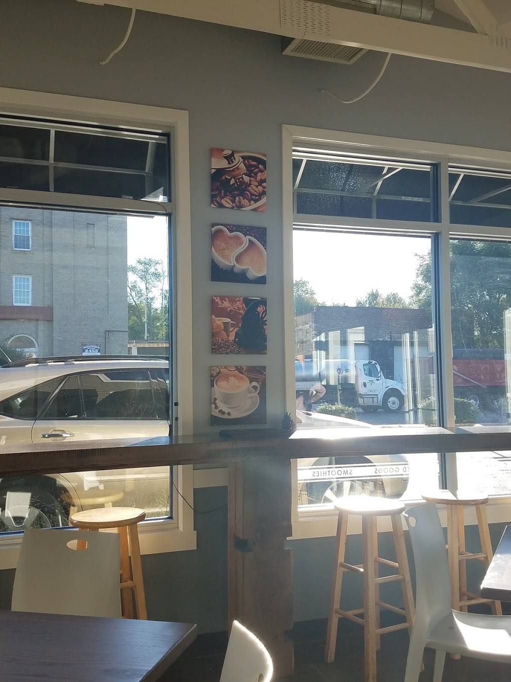 Arties on Central | cafe | 2442 Central Ave, Indianapolis, IN 46205, USA | 3174262996 OR +1 317-426-2996