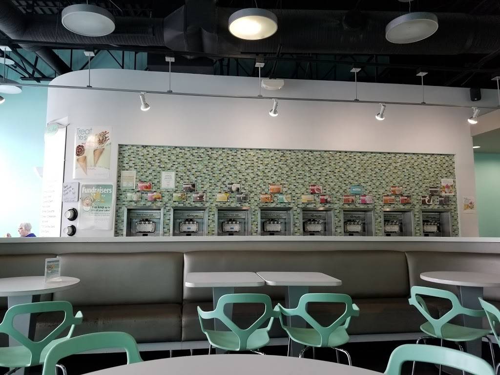 Yogurtini Plaza | restaurant | 4853 Main St, Kansas City, MO 64112, USA | 8165312201 OR +1 816-531-2201